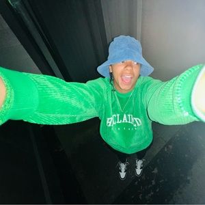 Meet your Posher, Lia